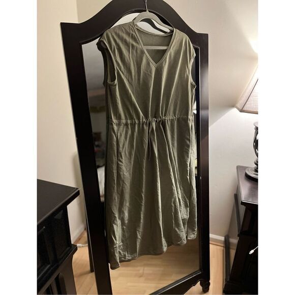 NEW STRIPED GREEN SLEEVELESS COMFORTABLE CASUAL DRESS XL - Picture 1 of 3